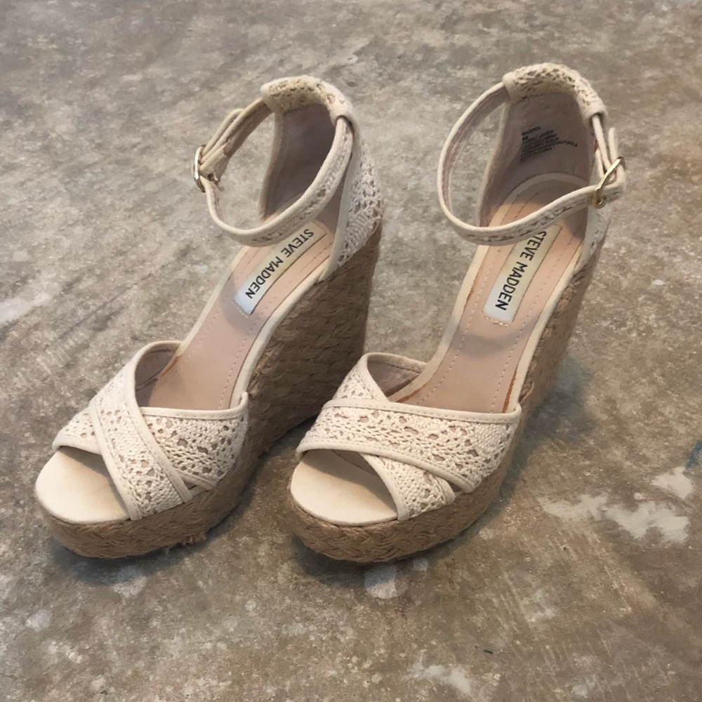 Beige Wedge Sandels